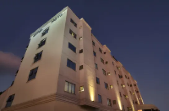 Lefel Hotel Hôtels à : 