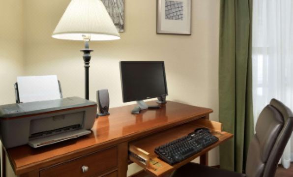 Country Inn & Suites by Radisson, Grinnell, IA