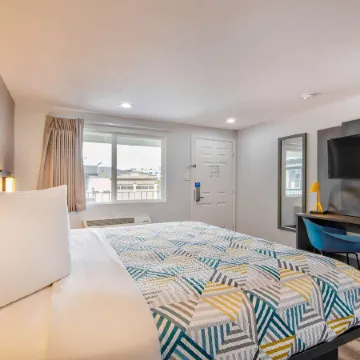 Americas Best Value Inn & Suites Eureka