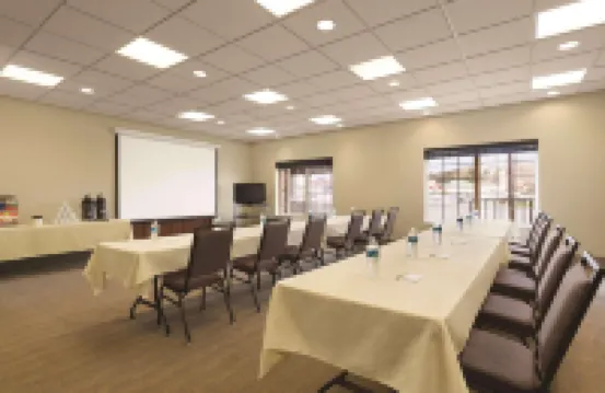 Country Inn & Suites by Radisson, Billings, MT