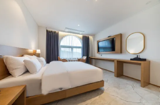 โรงแรมเดซี่