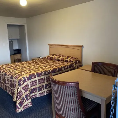 New West Motel