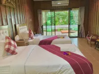 Mitkhoonyoum Hotel Hotels in Mae La Noi