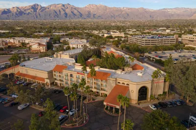 Sheraton Tucson Hotel & Suites Các khách sạn gần Wayland Baptist University
