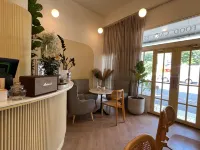 La Moon House Hotels in Bang Yai