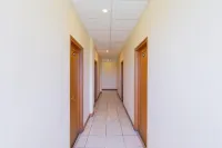 紅多茲@芝卡朗艾歐蒂姆公寓 East Cikarang住宿飯店