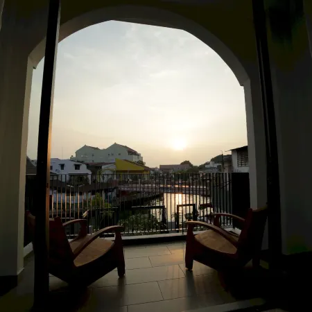 1825 Gallery Hotel