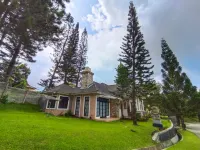 Villa Kota Bunga A8-01 - 3Br with Pool by Zahra Al-Jazeerah