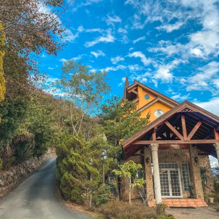 Euro Country Villa Отели рядом с достопримечательностью «Ферма «Чунь-Янь»»