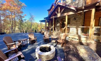 Lazy Bear Lodge 5 Bedroom Cabin by RedAwning