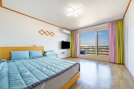 Goseong Tongil Beach Pension Отели в г. Косон
