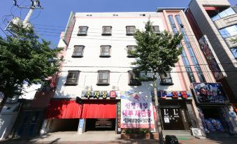 Pohang Jukdo Market L - Housity