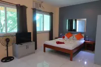 Jack Daniel Apartments Hotels near Sabang Beach