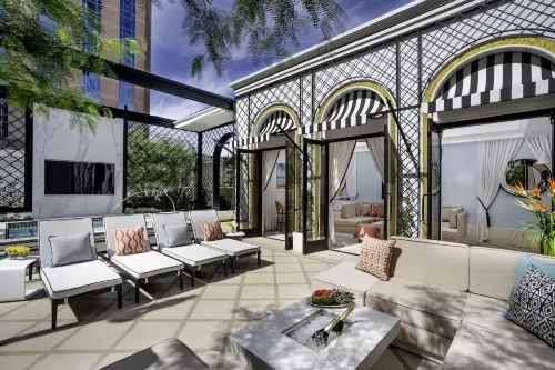 The Venetian Prestige Club Lounge – Daily Breakfast Included with Private Check-in