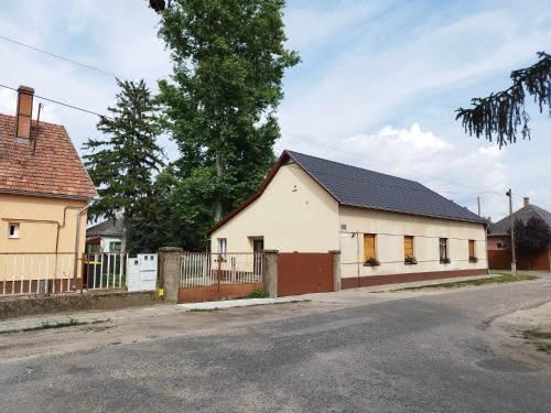 Tartós Szegfű Vendégház, Magánszállás - Housity