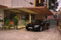 HILUX COURTYARD Hotels in Palakkad