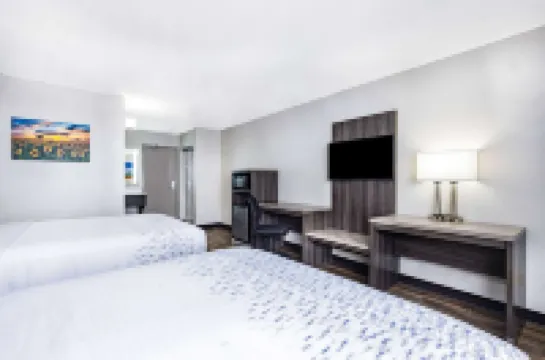 Wingate by Wyndham Wichita Airport Hotels in 