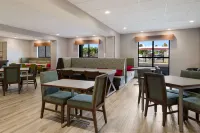 Hampton Inn by Hilton Concord - breakfast
