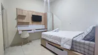 Shofa Boarding House Syariah Hotels in Klojen