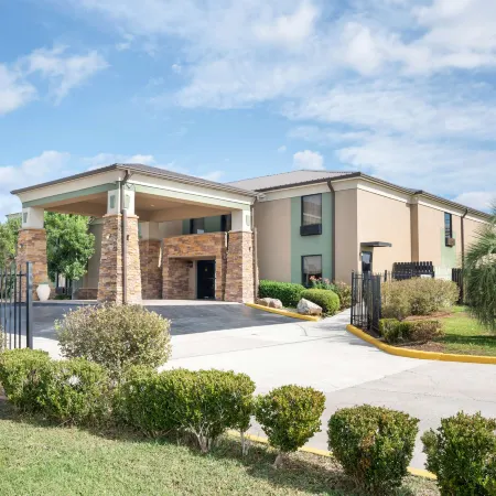 Best Western Bayou Inn Отели рядом с достопримечательностью «Зоопарк «Одюбон»»