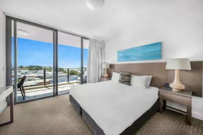 Oaks Redcliffe Mon Komo Suites Hotels in Scarborough