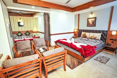 Mayur Hotel Bar and Restaurant