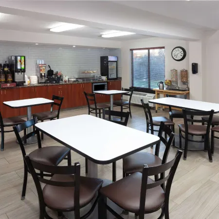 Super 8 by Wyndham Wausau