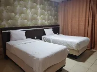 Capital O 93263 Linge Land Hotel Hotels near Masjid Nurul Yaqin