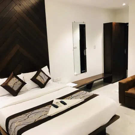 Hotel Flora Suites - Fort Отели рядом с достопримечательностью «Марин Лайнс»