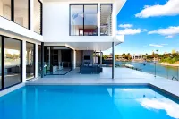 Luxico Bluewater Oasis (Heated Pool) - 4-Star
