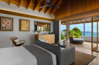 Emerald Faarufushi Resort & Spa - Deluxe All Inclusive Hotels in Uthurumaafaru