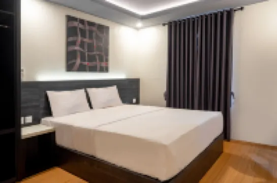 By the River Cottage with Private Warm Pool