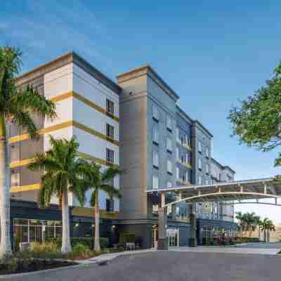 DoubleTree by Hilton Sarasota Bradenton Airport Hotel Exterior