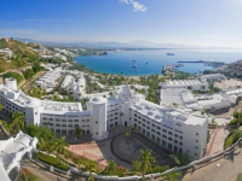 Las Hadas by Brisas โรงแรมในมานซานีโย