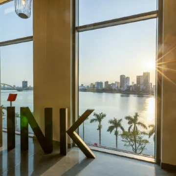 Wink Danang Riverside, Unscripted by Hyatt - 24 Hours stay Отели рядом с достопримечательностью «Хан- Ривер»