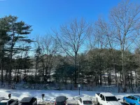 Home2 Suites by Hilton Queensbury Lake George - parking