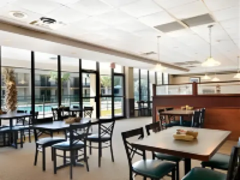 Days Inn & Suites by Wyndham Jennings Hotels in Jennings