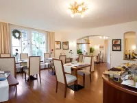 هوتل روسنفيلا Hotels near آيغن