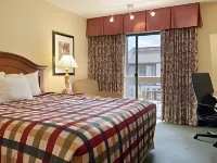 Red Lion Hotel Wenatchee City Center فنادق في ويناتشي