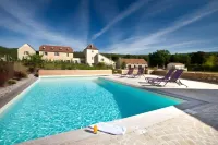 Hôtel-Spa le Saint Cirq Hotels in Tour-de-Faure