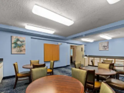 Suburban Studios Sterling - Washington Dulles Hotels in Potomac