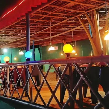 Golden Wings Cafe