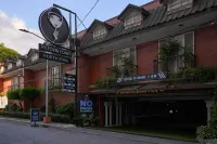 Victoria Court North Edsa - Caloocan MCU 프듬프 대학 주변 호텔