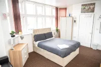 Hayy Studios Comfortable Stays in Deighton Hotel a Lepton