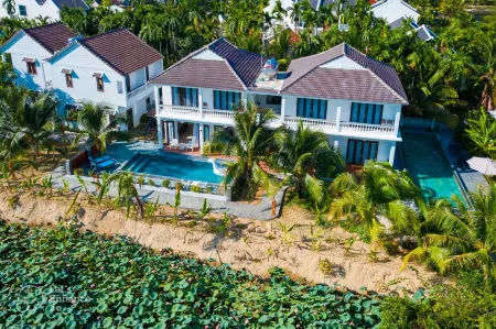 Luna Villa Homestay Отели рядом с достопримечательностью «Cham Islands»