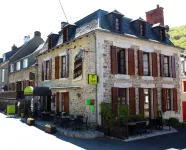 Logis Hôtel-Restaurant les Coudercous Hotel di Saint-Chely-d'Aubrac