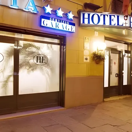 Hotel Helvetia Отели рядом с достопримечательностью «Улица Виа-Гарибальди»
