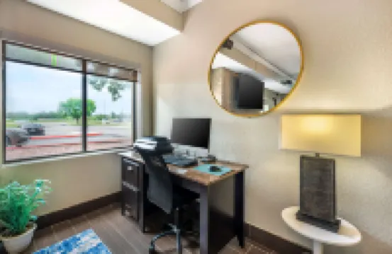 Comfort Suites Omaha East-Council Bluffs