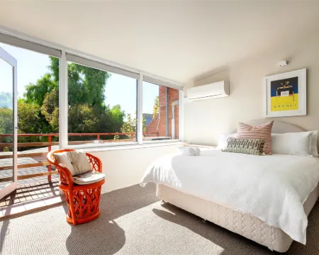Luxico Little Charles (Pet Friendly) Hotels in Fitzroy