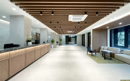 Commodore Hotel Pohang Отели рядом с достопримечательностью «Yeongullae Beach»